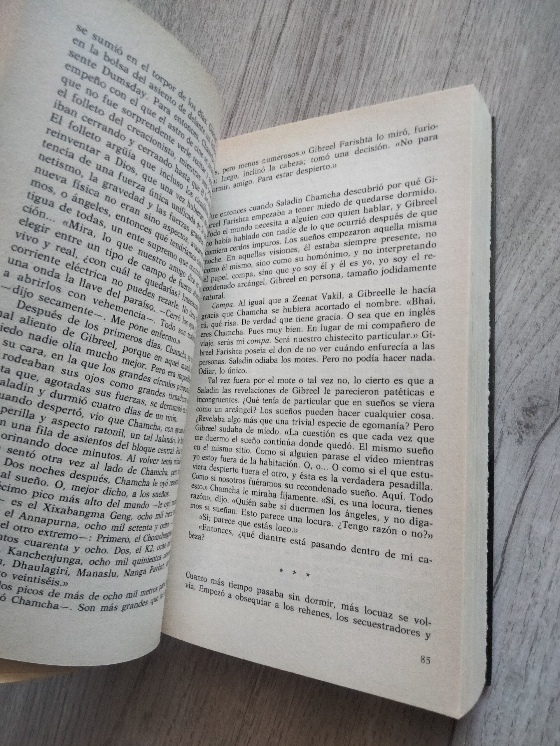 Los versos satánicos - Salman Rushdie - 7