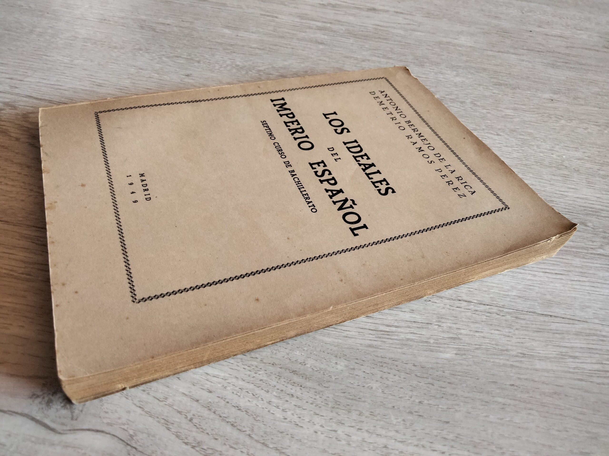 (1949) Los Ideales del Imperio Español - libro - 2