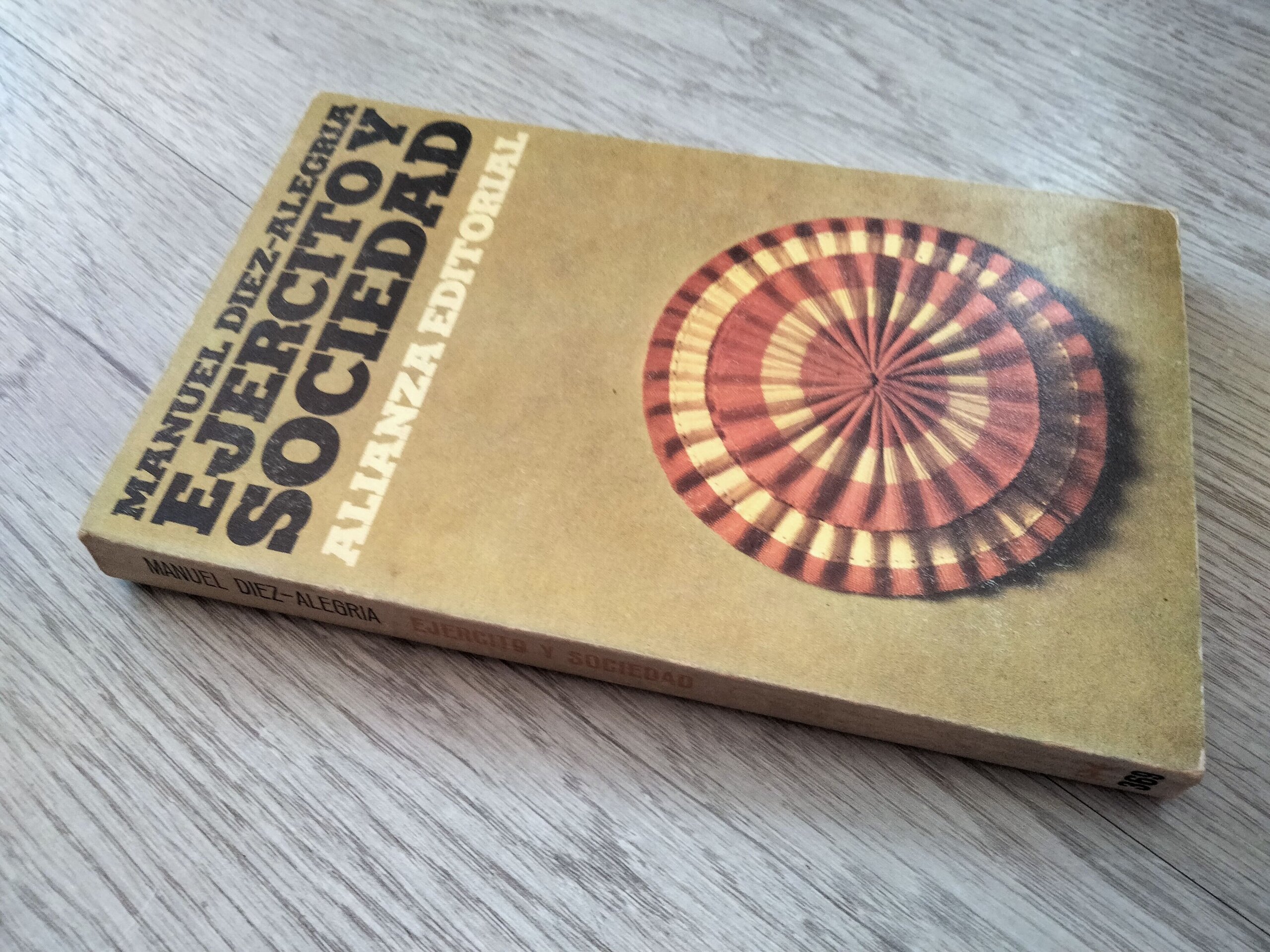 Ejército y Sociedad - libro - 3