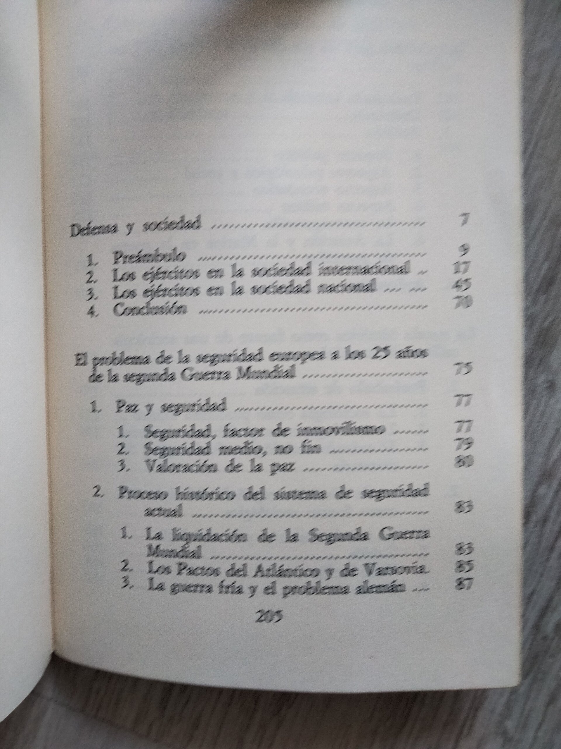 Ejército y Sociedad - libro - 6