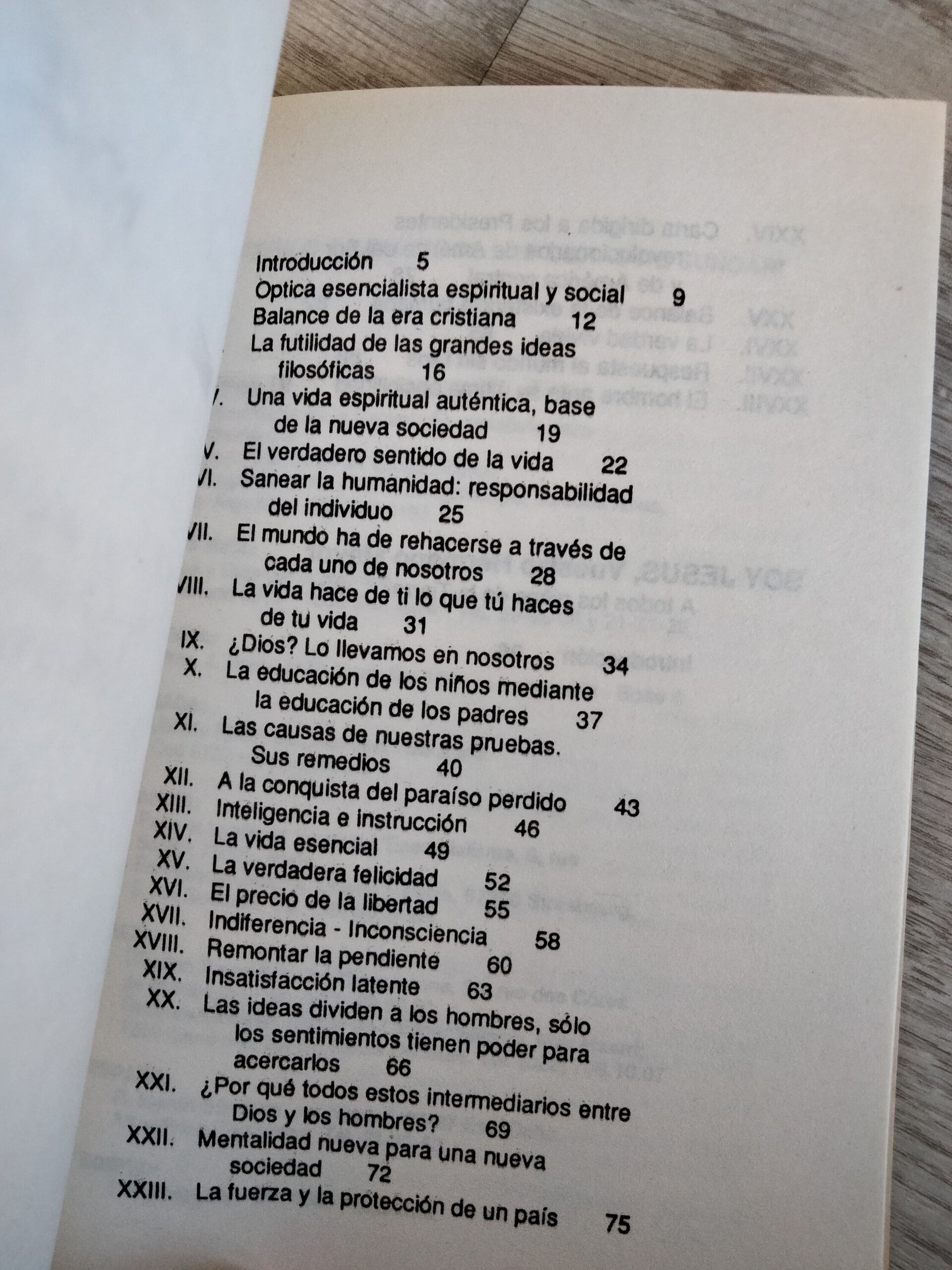 Optica esencialista espiritual y social - 6