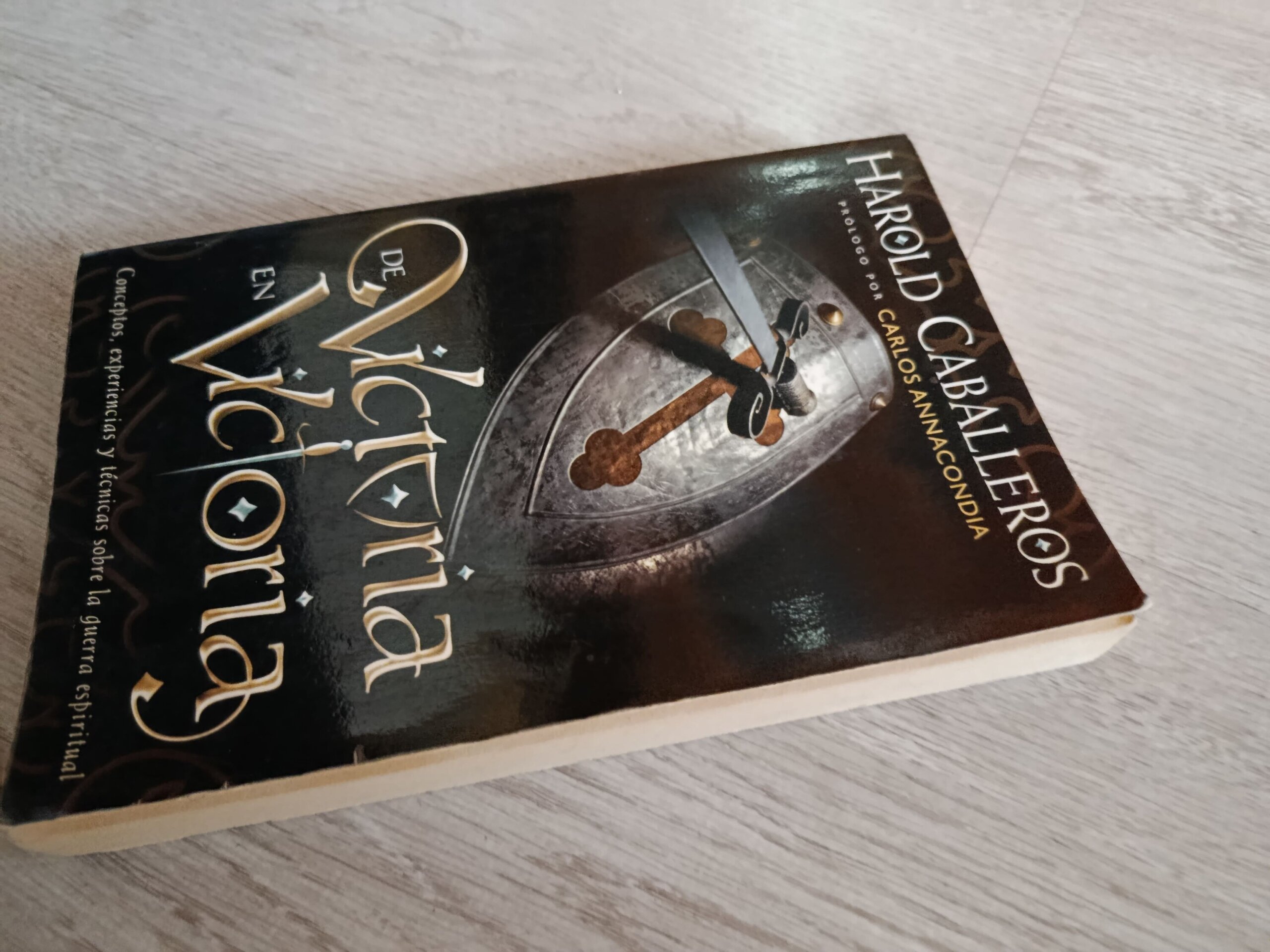 De Victoria en Victoria - Harold Caballeros - 2