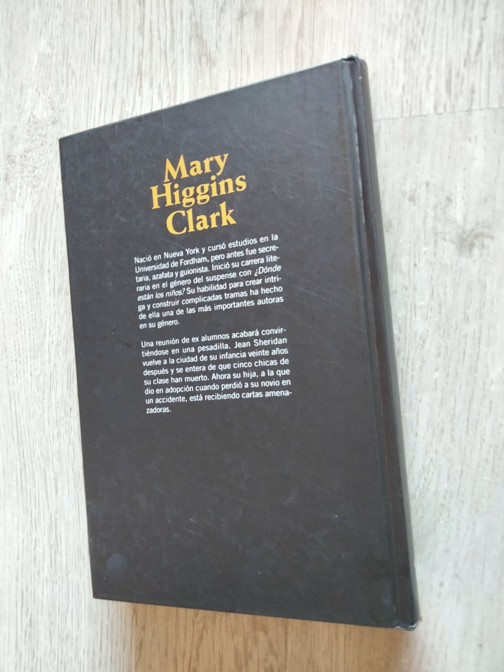 Escondido en las sombras - 3